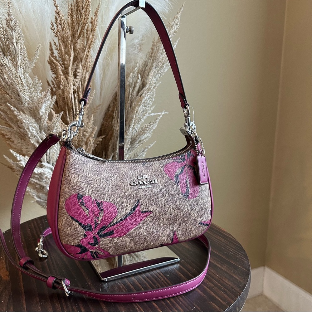 Coach Teri Shoulder Bag In Signature Canvas With Bow Print - Picture 7 of 13